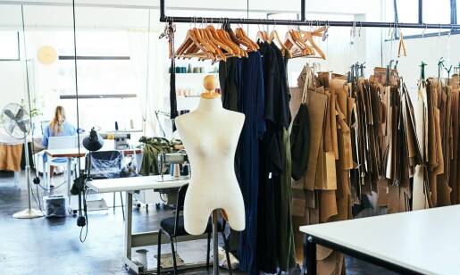 Ekskluzywne kolekcje odzieży – co oferują hurtownie marek premium?