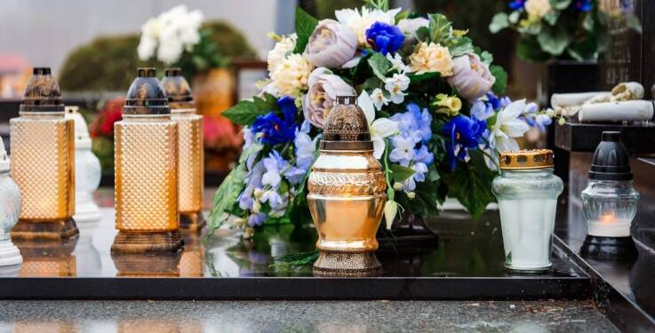 Symbolika religijna na nagrobkach Płoty: Co warto uwzględnić?