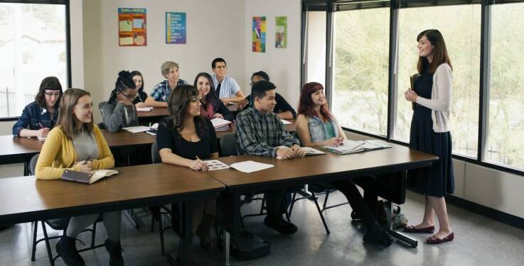 Kompleksowy kurs na wózki widłowe: co oferuje szkolenie?