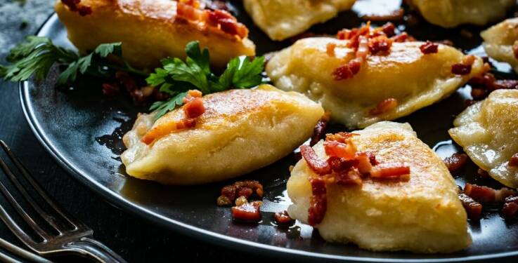 Wpływ automatyzacji procesu lepienia pierogów na zwiększenie konkurencyjności lokalu