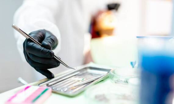 Jak chirurg stomatolog może pomóc w leczeniu skomplikowanych przypadków?