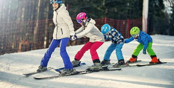 Co wyróżnia obozy snowboardowe dla dorosłych w porównaniu do innych ofert?