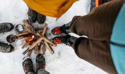 Funkcjonalność kurtki narciarskiej – co powinien wiedzieć każdy narciarz?