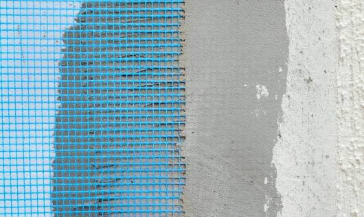 Jak iniekcje krystaliczne mogą pomóc w osuszaniu murów?