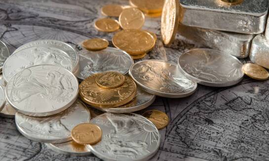 Jakie korzyści płyną z wyceny monet w sklepie numizmatycznym?