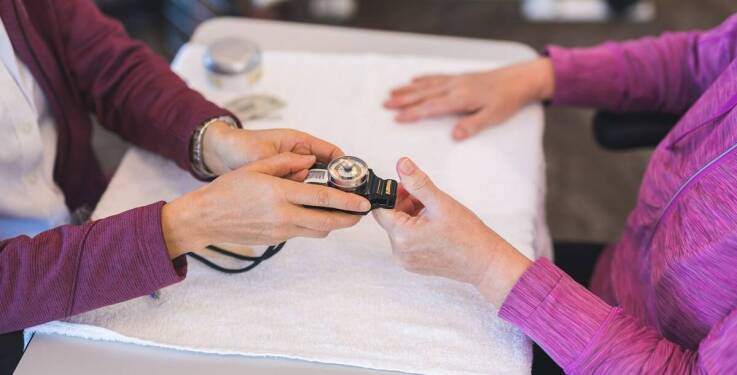 Jakie zdobienia paznokci są dostępne w naszej ofercie?