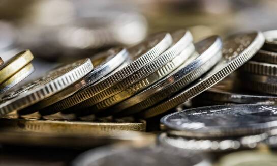 Jak sklep numizmatyczny przyczynia się do odkrywania wartości historycznej monet?