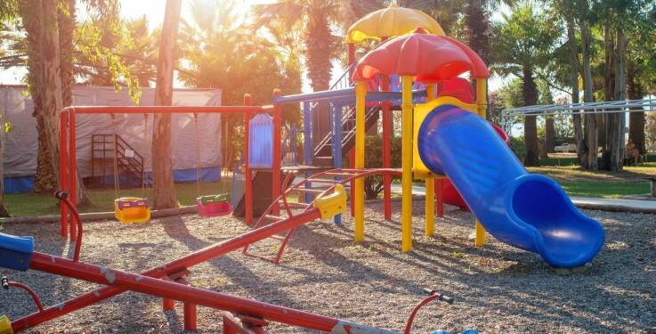 Przygoda i relaks – najlepsze oferty hotelu nad morzem z basenem