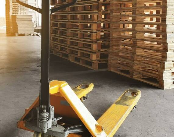 Najczęstsze zastosowania palet przemysłowych w logistyce