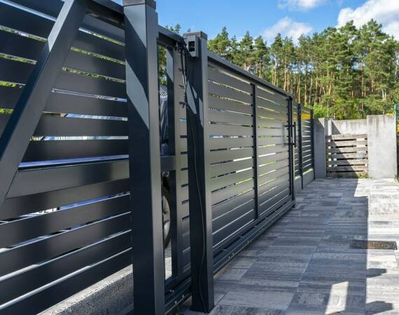 Dlaczego warto zainwestować w automatyczne ogrodzenia żary?