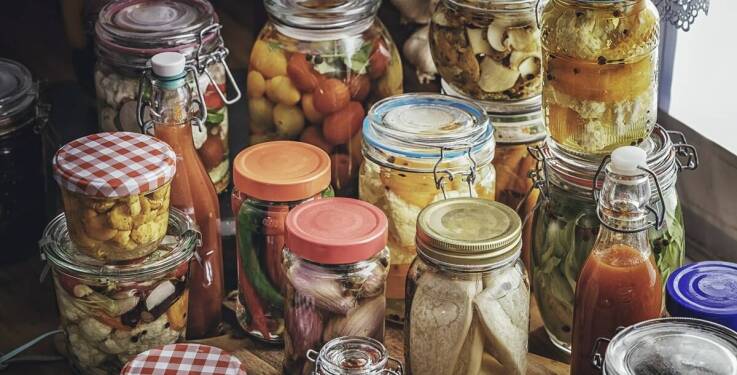 Jak wybrać nakrętki do słoików, aby zapewnić estetykę i szczelność?