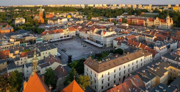 Ekonomia współdzielenia: dlaczego warto wynająć auto we Wrocławiu?