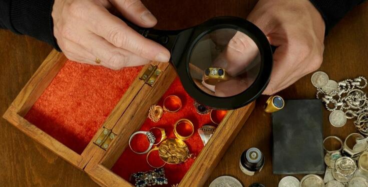 Jak wycena ikonograficzna wpływa na wartość monet historycznych?