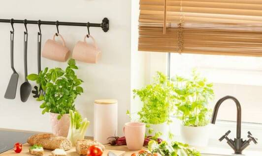 Deski kuchenne drewniane od producenta - idealne dla fanów estetyki