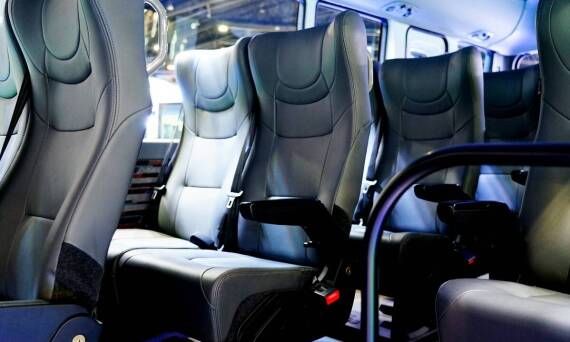 Jakie są różnice w wynajmie autobusu na krótkie i długie trasy?