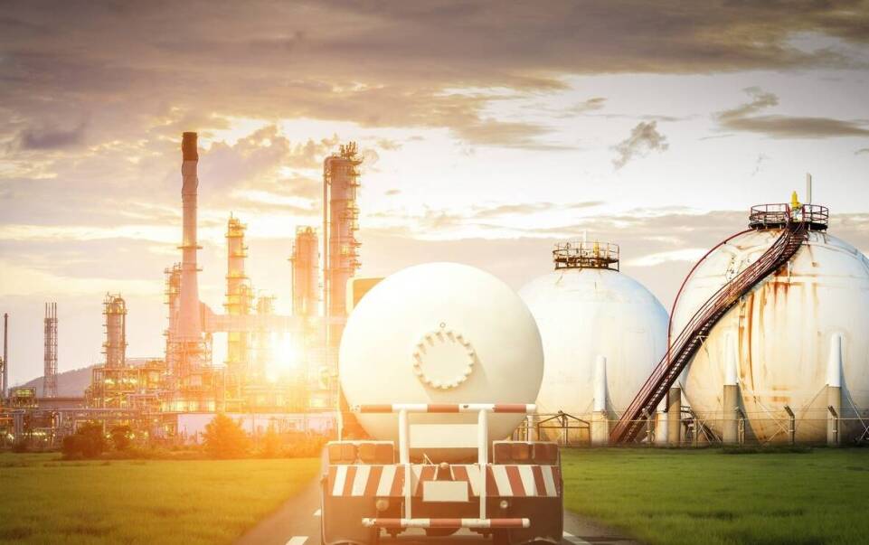 Hurtownia paliw: co oferuje klientom z branży przemysłowej?
