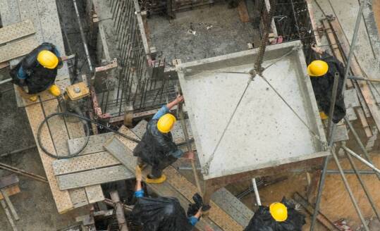 Znaczenie terminowego demontażu rusztowań dla sukcesu projektu