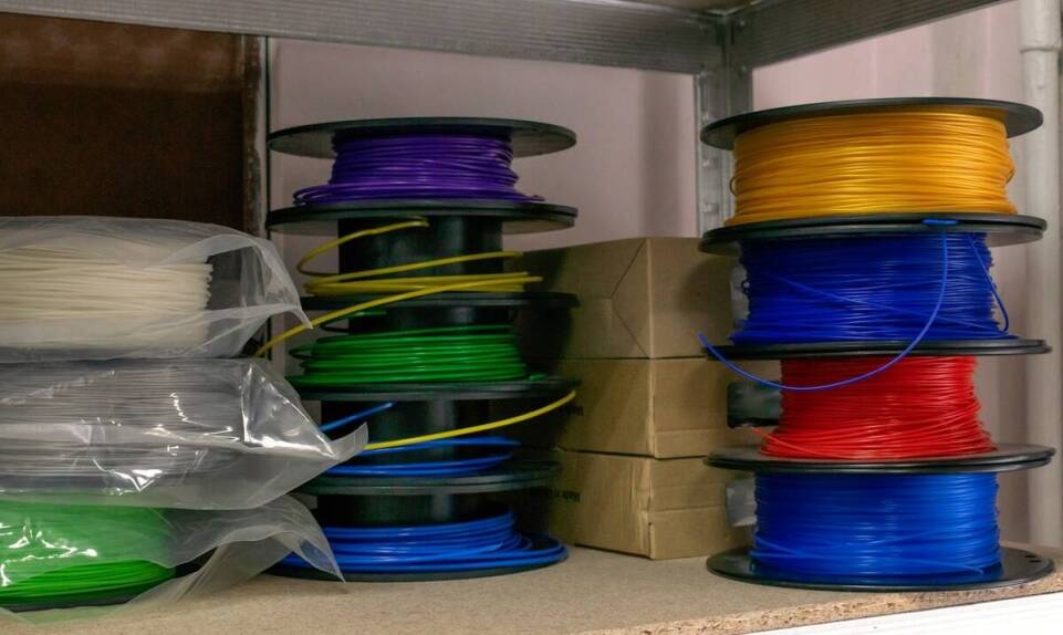 Poziom ochrony oferowany przez kraty rolowane w przemyśle