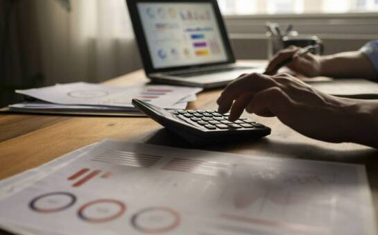 Jak ewidencja przychodów i rozchodów może wspierać audyt finansowy w firmie?