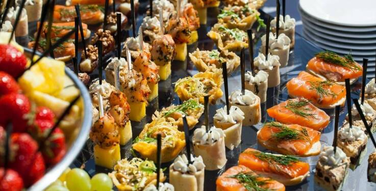 Kanapki koktajlowe - jak łączą tradycję z nowoczesnością?