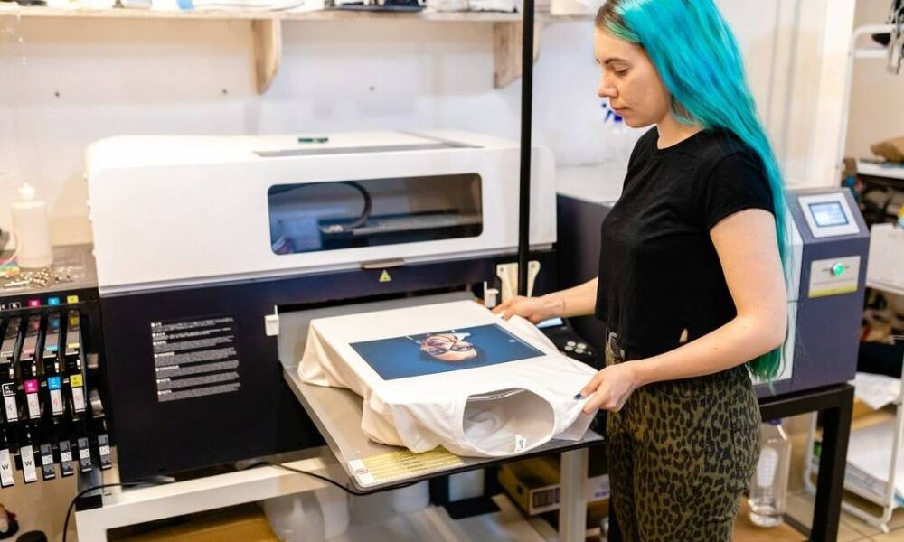 Jak powstają nadruki na odzieży?