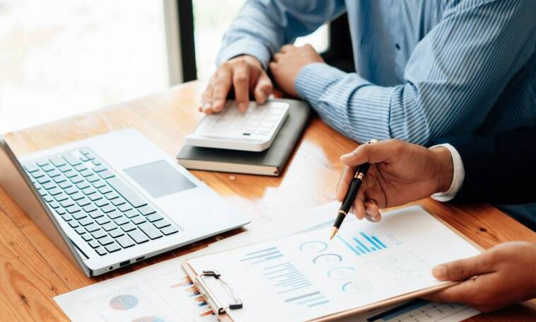 Jak biuro rachunkowe pomaga w wyborze formy opodatkowania działalności gospodarczej?