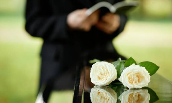 Organizacja ceremonii świeckiej - jakie są kluczowe elementy?