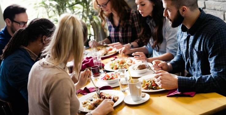 Atrakcyjne zestawy z pizzą i napojami: co oferujemy?