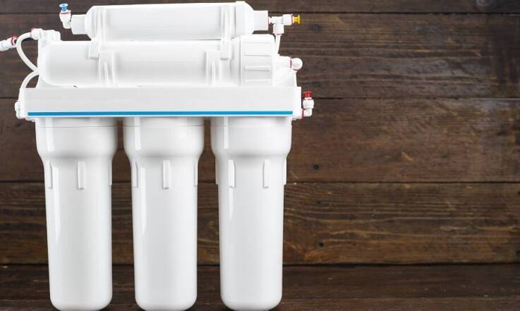 Jak wyeliminować kolor rdzy z wody kranowej?