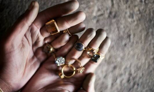 Jakie są najpopularniejsze wzory łańcuszków męskich w biżuterii artystycznej?