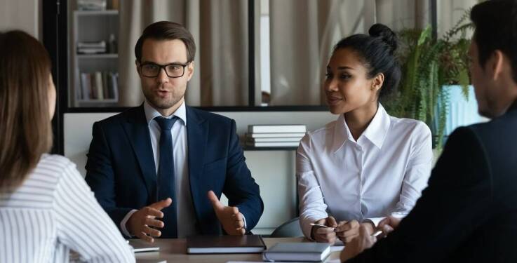 Jakie są najważniejsze aspekty negocjacji umów międzynarodowych z pomocą prawnika?