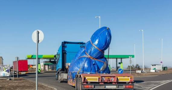 Kluczowe zasady bezpieczeństwa w transporcie blach na trasie Polska-Słowacja