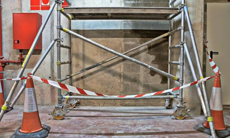 Jak wybrać odpowiednie zestawy jezdne do rusztowań?