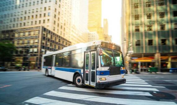 Jak dbałość o stan techniczny pojazdów wpływa na bezpieczeństwo podróży?