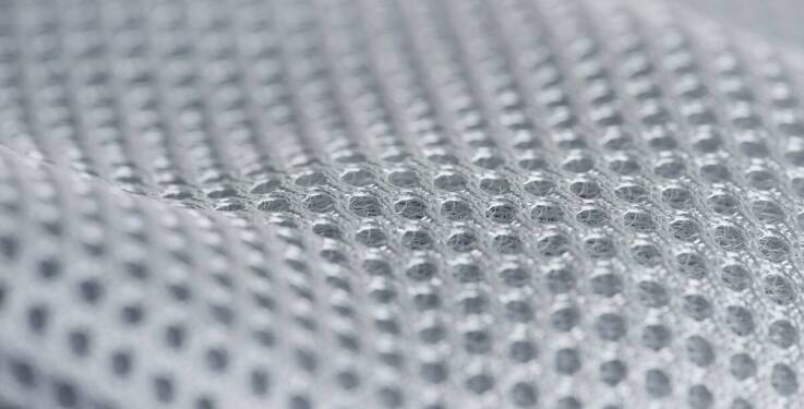 Jakie materiały gwarantują trwałość i bezpieczeństwo dmuchańców?