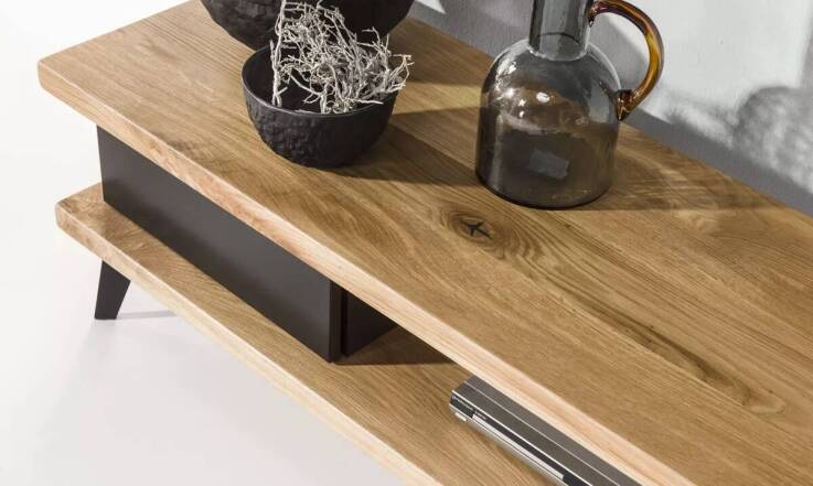 Praktyczne zastosowania drewnianych szafek RTV w małych przestrzeniach