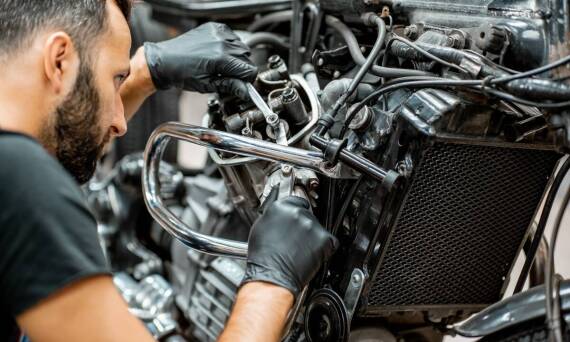 Co warto wiedzieć o procesie demontażu i montażu w zabudowie pojazdów?