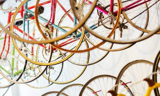 Jakie funkcje dodatkowe mogą posiadać nowoczesne rowery?