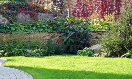 Przewaga murów oporowych w projektach ogrodniczych