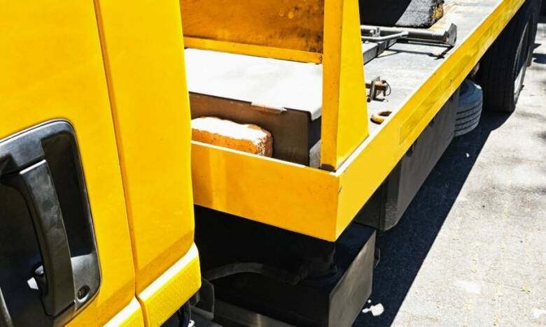 Jak skutecznie przetransportować SUV-a na lawecie?