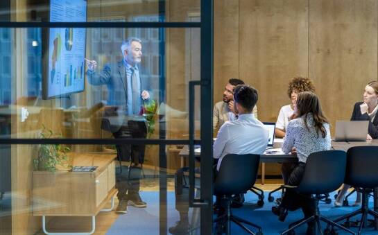 Kompleksowa obsługa techniczna w salach konferencyjnych we Wrocławiu - co oferujemy?