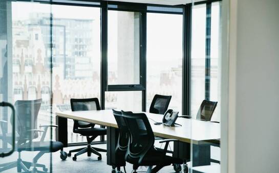 Jakie sale do wynajęcia we Wrocławiu są najlepsze na kameralne spotkania biznesowe?