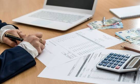 Doradca podatkowy a zgodność z przepisami – jak zapewnić bezpieczeństwo prawne firmy?