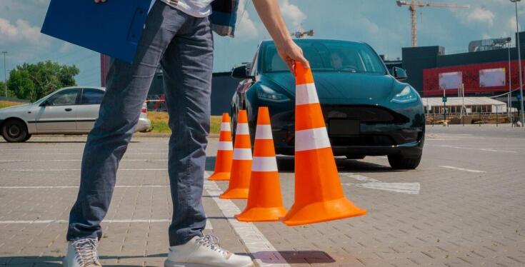 Plac manewrowy we Wrocławiu – co warto wiedzieć przed kursem?