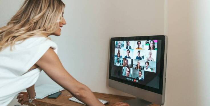 W jaki sposób programy MBA online wspierają rozwój kompetencji współpracy zespołowej?