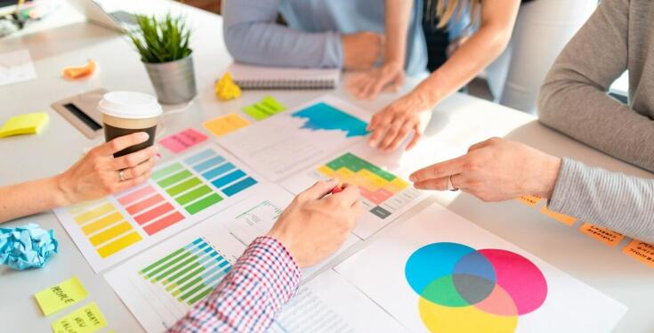 Jak zorganizować niezapomniane warsztaty dla dorosłych z pomocą agencji?