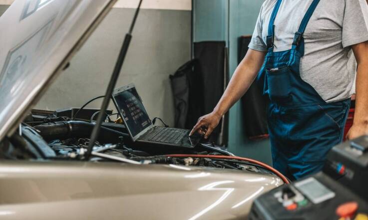 Dlaczego warto regularnie serwisować układy elektroniczne pojazdu?
