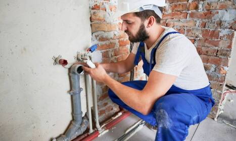 Jak pogotowie hydrauliczne pomaga w nagłych awariach?