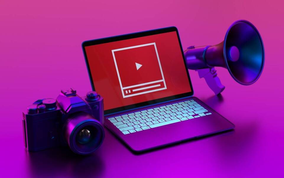 Jak transmisje na żywo mogą zwiększyć zasięg konferencji biznesowych?