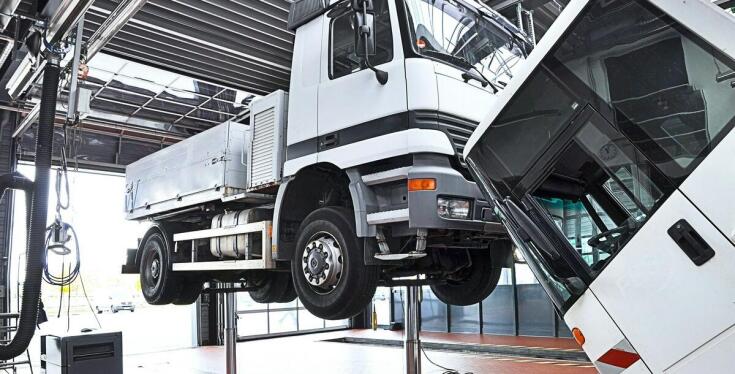 Znaczenie regularnych przeglądów technicznych dla pracy żurawi samochodowych